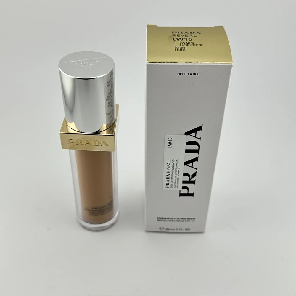 🆕 PRADA - Reveal Skin-Optimizing Refillable Soft Matte Foundation in LW15 NIB
